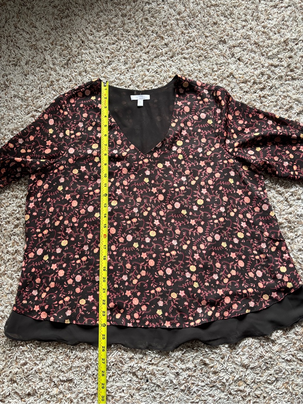 LC Lauren Conrad Floral V-Neck Blouse - Pink and Cream Size XL - Picture 8 of 13